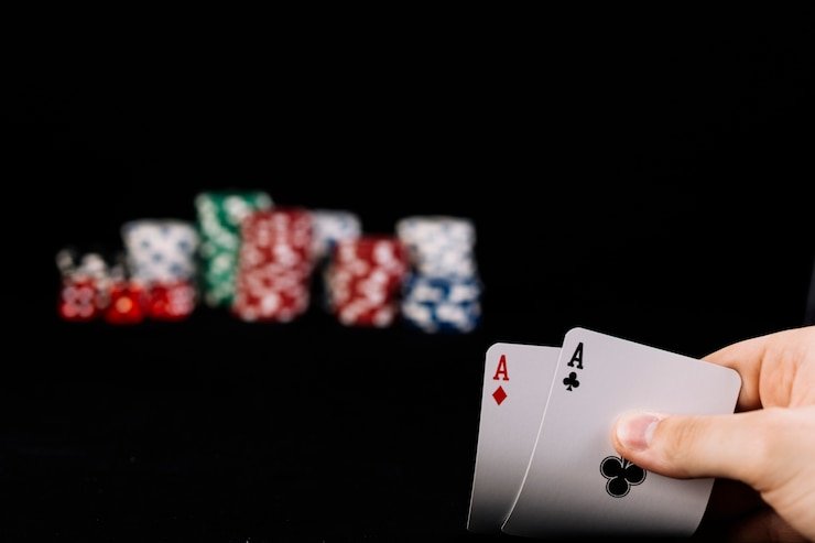 Live dealer at Dragon Tiger table with multi-camera broadcast on matahari slot